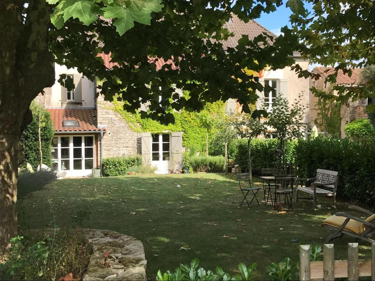 ホテル Le Relais De Scisse Saint-Gengoux-de-Scissé エクステリア 写真